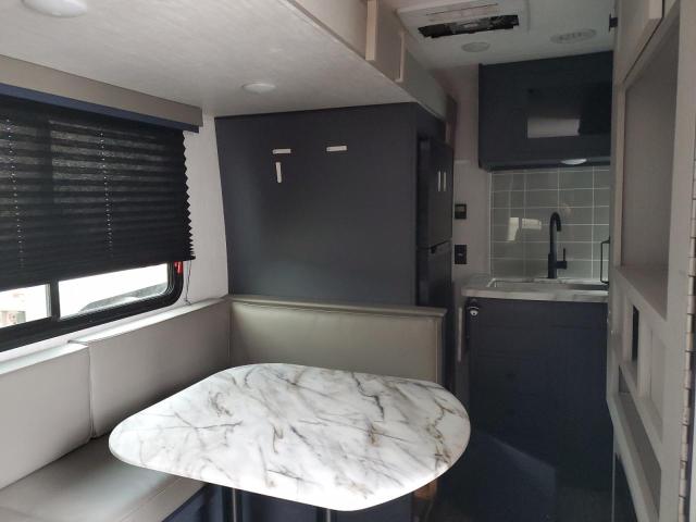 90887775 :رقم المزاد ، 5ZT2CXSB5RS047497 vin ، 2024 Coach Travel Tra مزاد بيع
