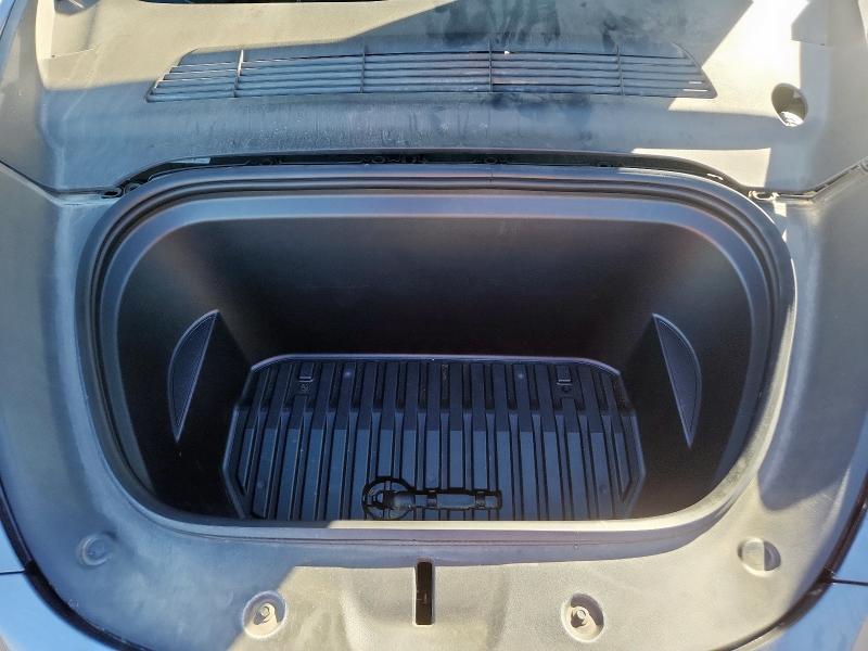 92296355 :رقم المزاد ، 7SAYGAEE6NF521227 vin ، 2022 Tesla Model Y مزاد بيع