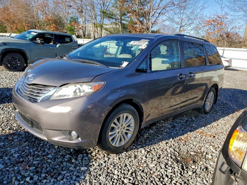 Auction sale of the 2017 Toyota Sienna, vin: 5TDYZ3DC7HS839036, lot number: 94138835