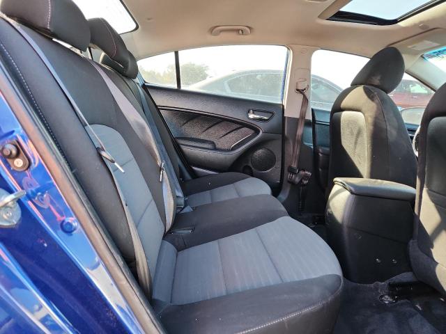 93540525 :رقم المزاد ، 3KPFL4A77JE264278 vin ، 2018 Kia Forte مزاد بيع