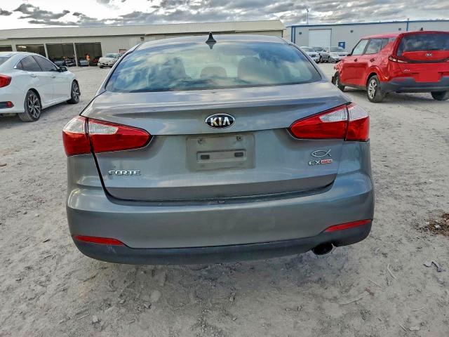 Продаж на аукціоні авто 2015 Kia Forte, vin: KNAFX4A83F5392322, номер лоту: 94107075