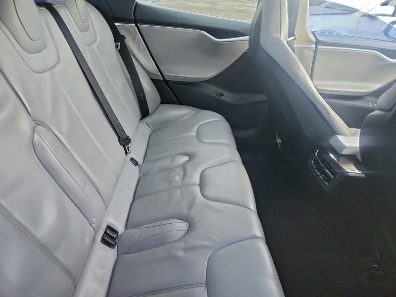 94360345 :رقم المزاد ، 5YJSA1DG8DFP03663 vin ، 2013 Tesla Model S مزاد بيع