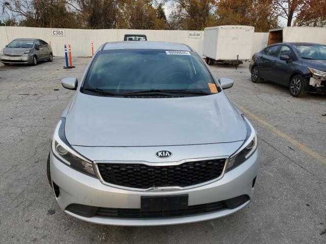 2018 Kia Forte მანქანა იყიდება აუქციონზე, vin: 3KPFK4A75JE235493, აუქციონის ნომერი: 90090635
