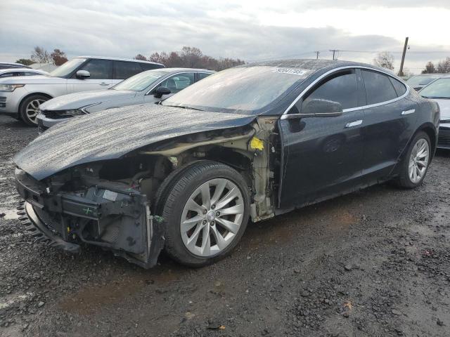 92041785 :رقم المزاد ، 5YJSA1E28JF266682 vin ، 2018 Tesla Model S مزاد بيع