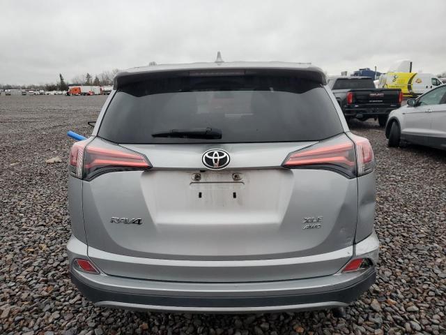 93126995 :رقم المزاد ، 2T3RFREV7JW814853 vin ، 2018 Toyota Rav4 مزاد بيع