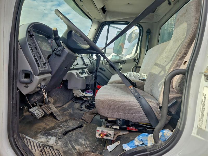 91864695 :رقم المزاد ، 1FVHCYBS38HZ09455 vin ، 2008 Freightliner M2 مزاد بيع