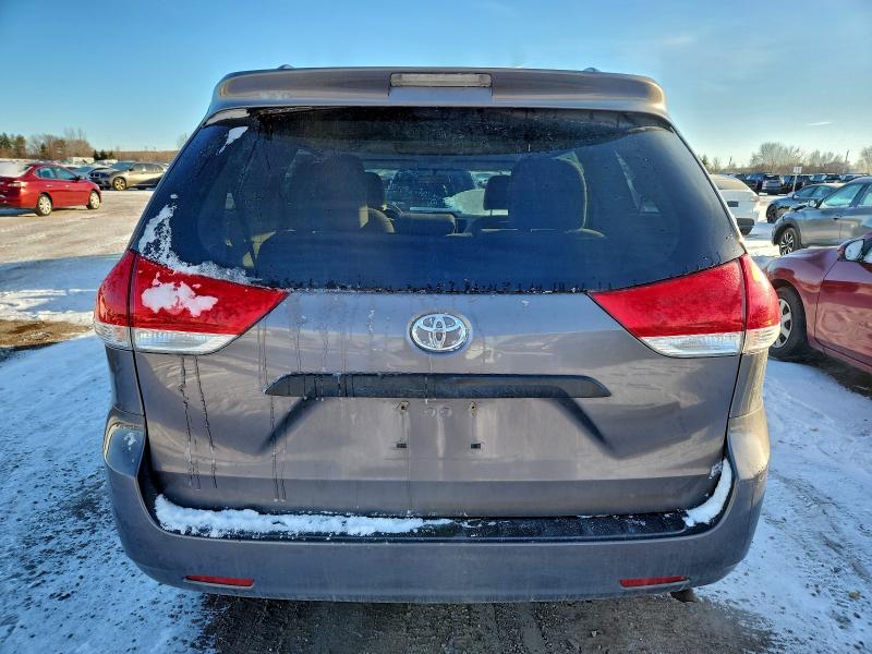 2014 Toyota Sienna მანქანა იყიდება აუქციონზე, vin: 5TDZK3DC5ES451940, აუქციონის ნომერი: 93993305