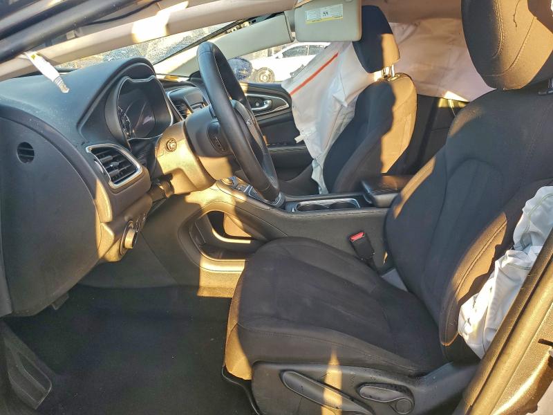 Продаж на аукціоні авто 2015 Chrysler 200, vin: 1C3CCCAB1FN642832, номер лоту: 94641985