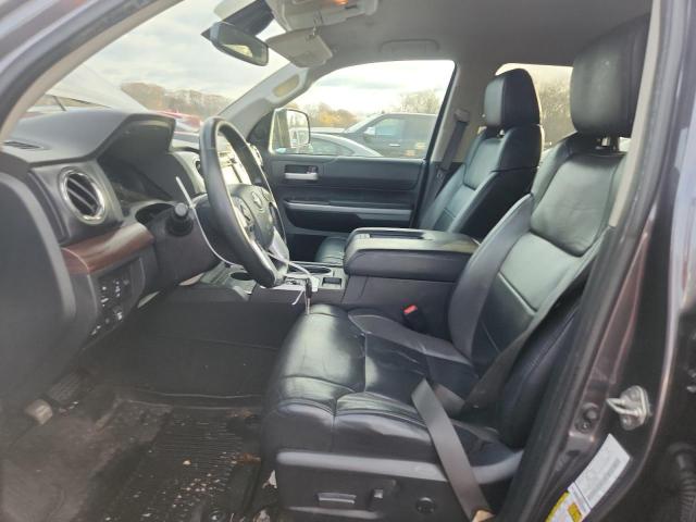 Продажа на аукционе авто 2019 Toyota Tundra, vin: 5TFHY5F12KX811799, номер лота: 92798225