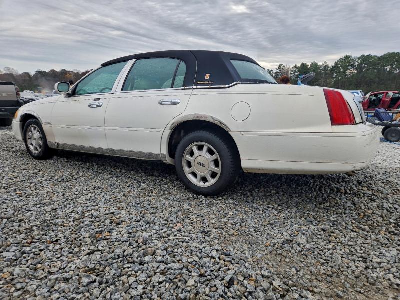 93235825 :رقم المزاد ، 1LNHM82W5YY864154 vin ، 2000 Lincoln Town Car مزاد بيع