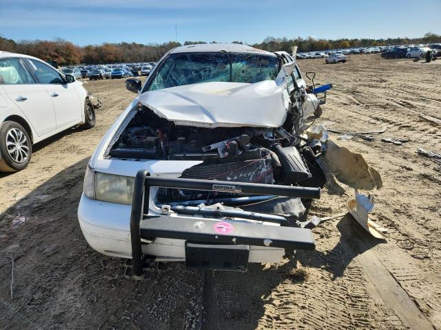 2005 Ford Crown Victoria მანქანა იყიდება აუქციონზე, vin: 2FAFP71W75X116652, აუქციონის ნომერი: 92069225