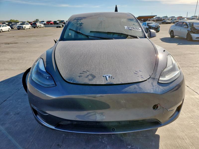 92296355 :رقم المزاد ، 7SAYGAEE6NF521227 vin ، 2022 Tesla Model Y مزاد بيع