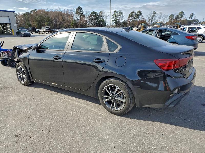 2023 Kia Forte მანქანა იყიდება აუქციონზე, vin: 3KPF24AD8PE564591, აუქციონის ნომერი: 94401315