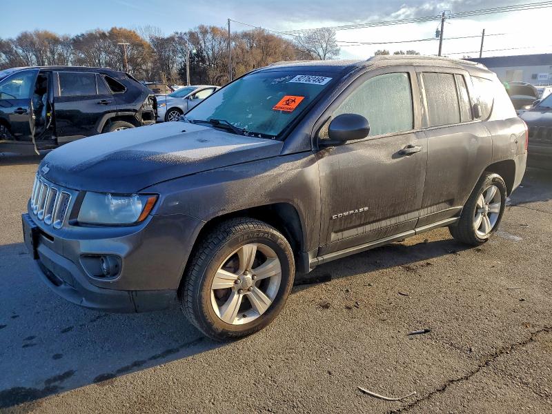 92762495 :رقم المزاد ، 1C4NJDEB0HD191105 vin ، 2017 Jeep Compass مزاد بيع
