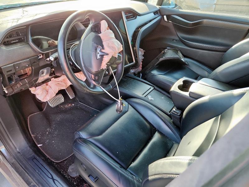 92378865 :رقم المزاد ، 5YJXCAE20JF112872 vin ، 2018 Tesla Model X مزاد بيع