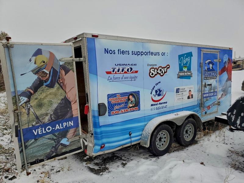 92495585 :رقم المزاد ، 5NHUVH622FN077102 vin ، 2015 Trail King Trailer مزاد بيع