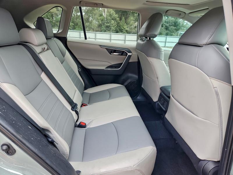 Продажа на аукционе авто 2021 Toyota Rav4, vin: 2T3C1RFV3MW137887, номер лота: 93841225