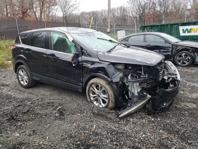 93354805 :رقم المزاد ، 1FMCU0GD3HUB74512 vin ، 2017 Ford Escape مزاد بيع