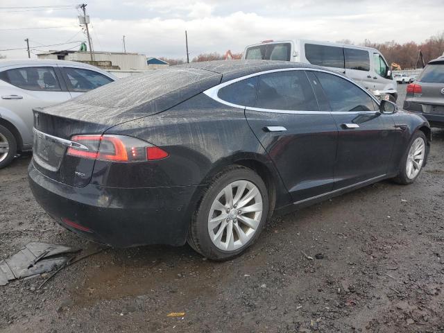 92041785 :رقم المزاد ، 5YJSA1E28JF266682 vin ، 2018 Tesla Model S مزاد بيع