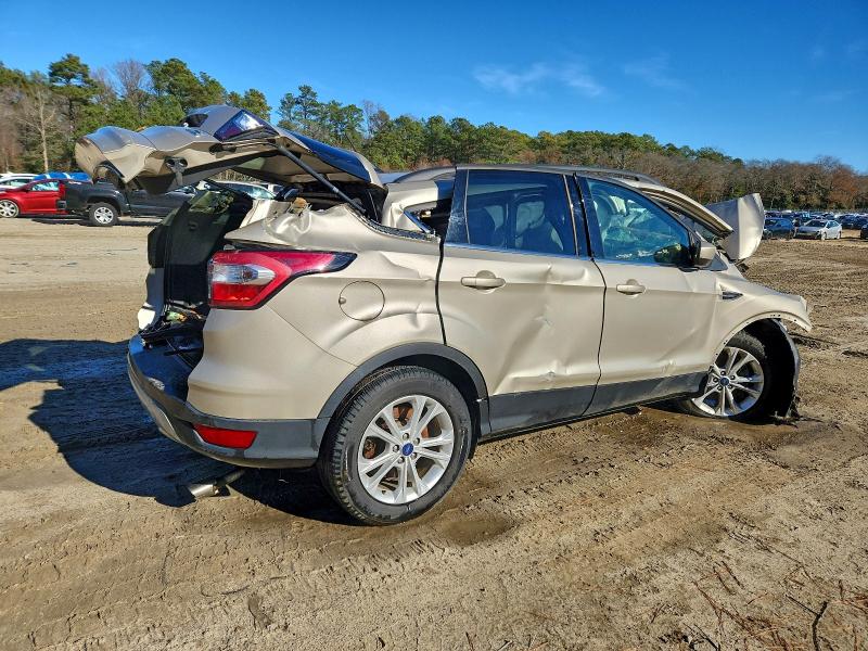 94125755 :رقم المزاد ، 1FMCU9GDXJUB23521 vin ، 2018 Ford Escape مزاد بيع