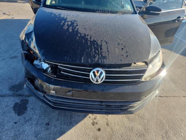 91836595 :رقم المزاد ، 3VWDB7AJ6HM231387 vin ، 2017 Volkswagen Jetta مزاد بيع