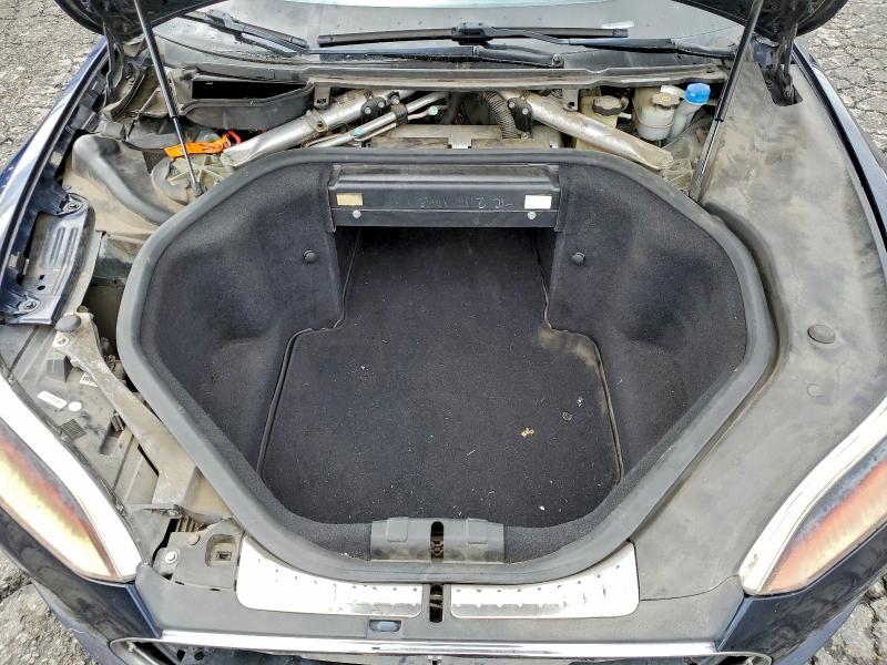 2013 Tesla Model S მანქანა იყიდება აუქციონზე, vin: 5YJSA1CG1DFP04719, აუქციონის ნომერი: 93536635