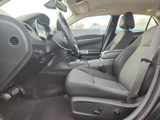 90490295 :رقم المزاد ، 2C3CCAAG6JH231556 vin ، 2018 Chrysler 300 Tourin مزاد بيع