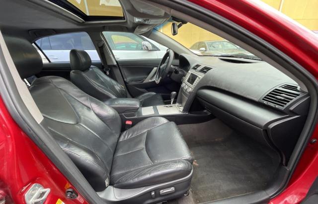 82710593 :رقم المزاد ، 4T1BK3EKXAU114236 vin ، 2010 Toyota Camry Se مزاد بيع
