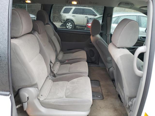 79125693 :رقم المزاد ، 5TDKK4CC0AS291615 vin ، 2010 Toyota Sienna Ce مزاد بيع