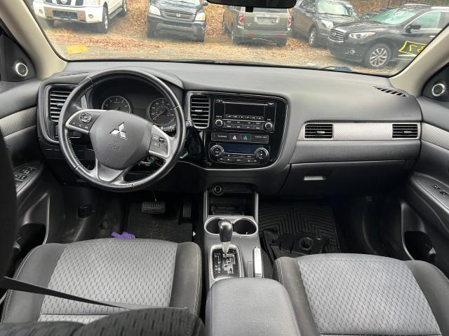 Продаж на аукціоні авто 2015 Mitsubishi Outlander Es, vin: JA4AD2A35FZ002225, номер лоту: 81643393