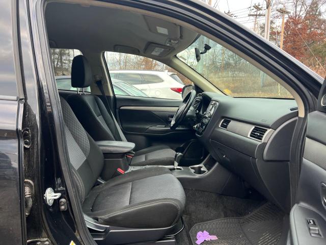 Продаж на аукціоні авто 2015 Mitsubishi Outlander Es, vin: JA4AD2A35FZ002225, номер лоту: 81643393