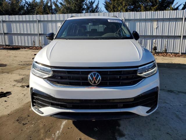 84062524 :رقم المزاد ، 3VVCB7AXXPM017215 vin ، 2023 Volkswagen Tiguan مزاد بيع