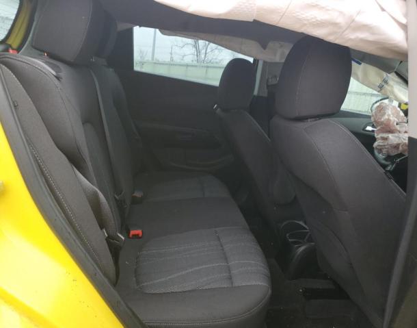 84057044 :رقم المزاد ، 1G1JC6SH4F4179235 vin ، 2015 Chevrolet Sonic مزاد بيع