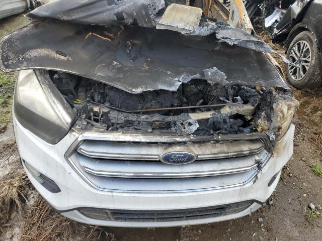 85461144 :رقم المزاد ، 1FMCU9G91HUA05217 vin ، 2017 Ford Escape مزاد بيع