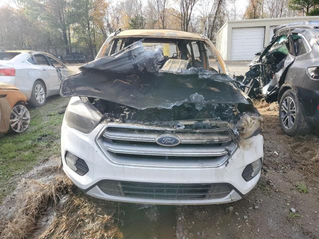85461144 :رقم المزاد ، 1FMCU9G91HUA05217 vin ، 2017 Ford Escape مزاد بيع