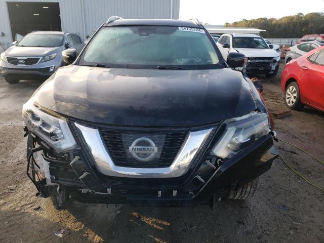 84795784 :رقم المزاد ، 5N1AT2MV8HC880142 vin ، 2017 Nissan Rogue مزاد بيع