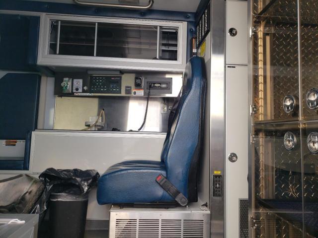 83520874 :رقم المزاد ، 1FVACWBT9CHBJ9751 vin ، 2012 Freightliner M2 مزاد بيع