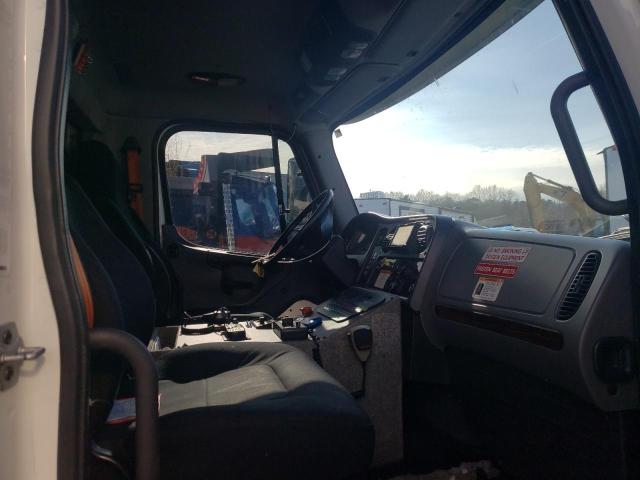 83520874 :رقم المزاد ، 1FVACWBT9CHBJ9751 vin ، 2012 Freightliner M2 مزاد بيع