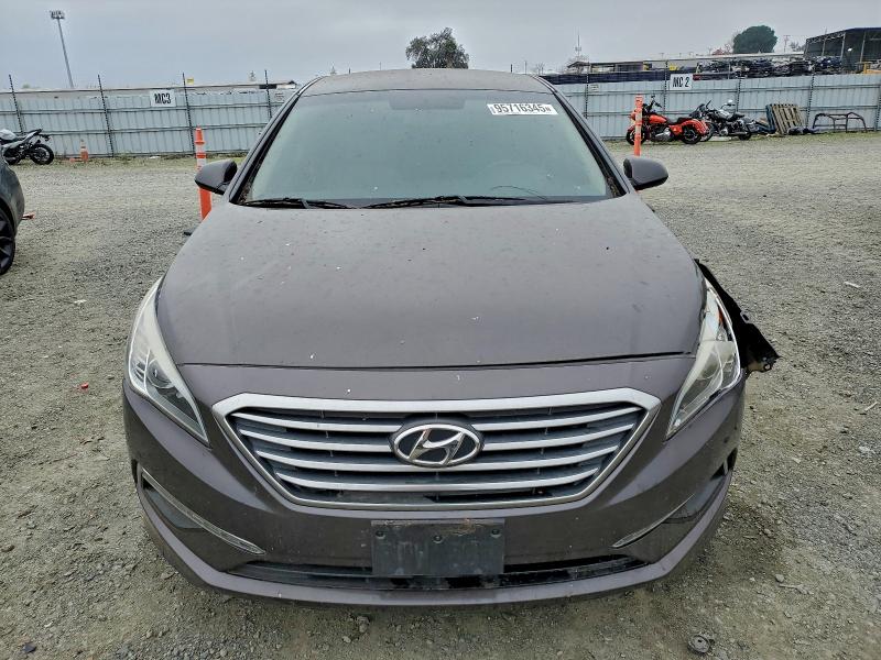 95716345 :رقم المزاد ، 5NPE24AF1FH228451 vin ، 2015 Hyundai Sonata مزاد بيع
