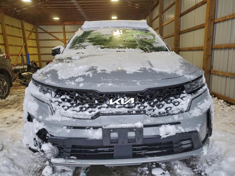 96156515 :رقم المزاد ، 5XYRHDLF2NG102490 vin ، 2022 Kia Sorento مزاد بيع