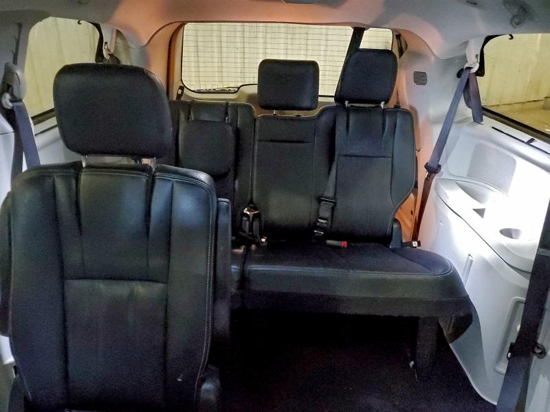 93528715 :رقم المزاد ، 2C4RC1CG5GR302364 vin ، 2016 Chrysler Town & Country مزاد بيع