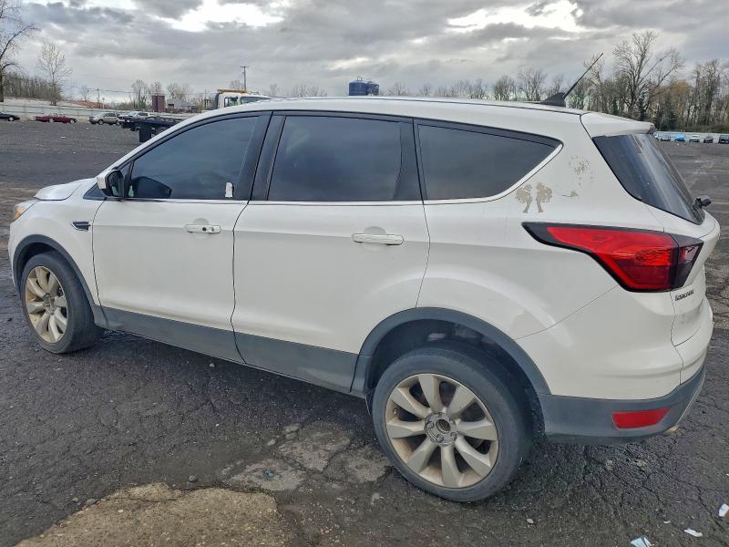 Продажа на аукционе авто 2019 Ford Escape Se, vin: 1FMCU0GD7KUB07399, номер лота: 97510385