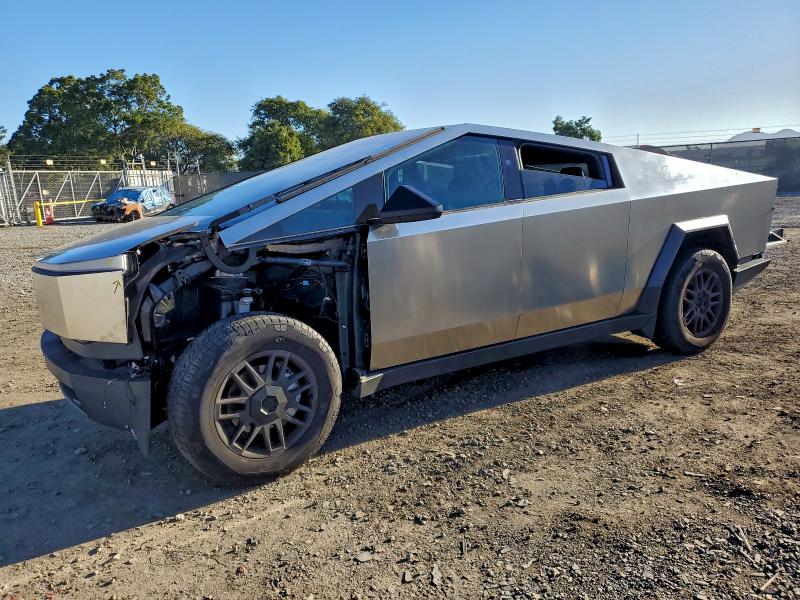 96083625 :رقم المزاد ، 7G2CEHED9RA033077 vin ، 2024 Tesla Cybertruck مزاد بيع