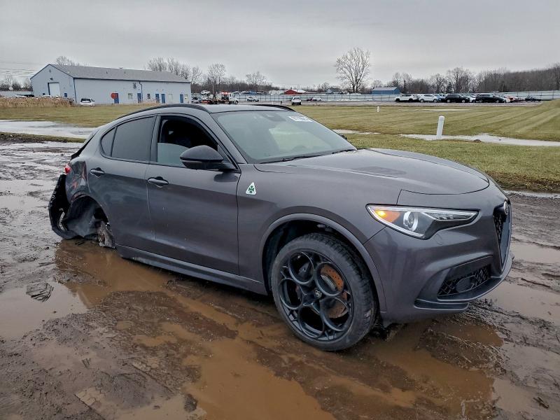 97716625 :رقم المزاد ، ZASPAKEV8P7D67930 vin ، 2023 Alfa Romeo Stelvio مزاد بيع