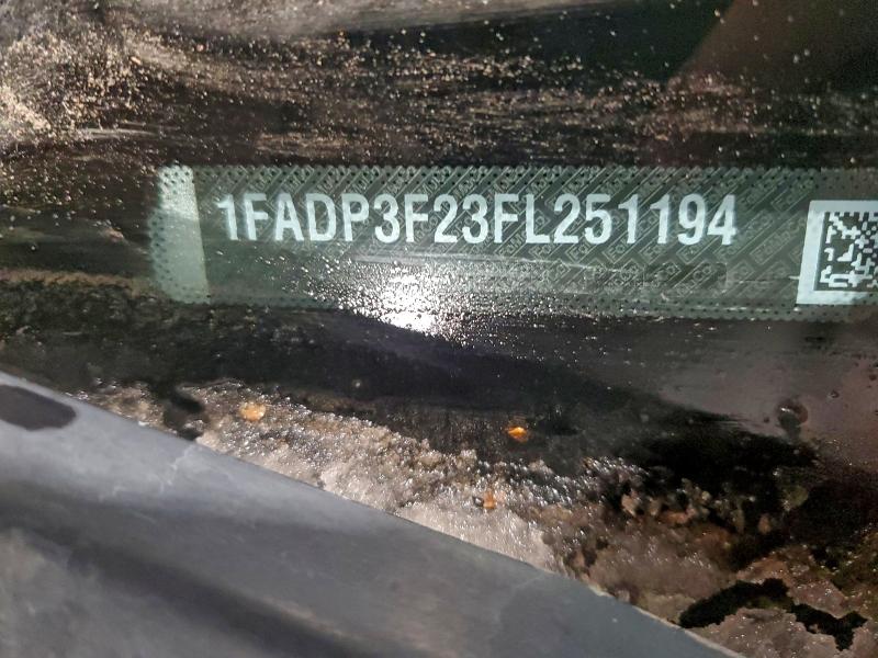 2015 Ford Focus მანქანა იყიდება აუქციონზე, vin: 1FADP3F23FL251194, აუქციონის ნომერი: 95616305