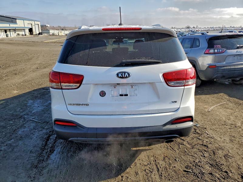 94913115 :رقم المزاد ، 5XYPG4A52JG393524 vin ، 2018 Kia Sorento مزاد بيع