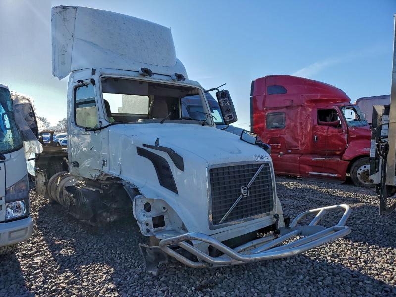 Продаж на аукціоні авто 2017 Volvo Vnl, vin: 4V4N19DG1HN981652, номер лоту: 97028175