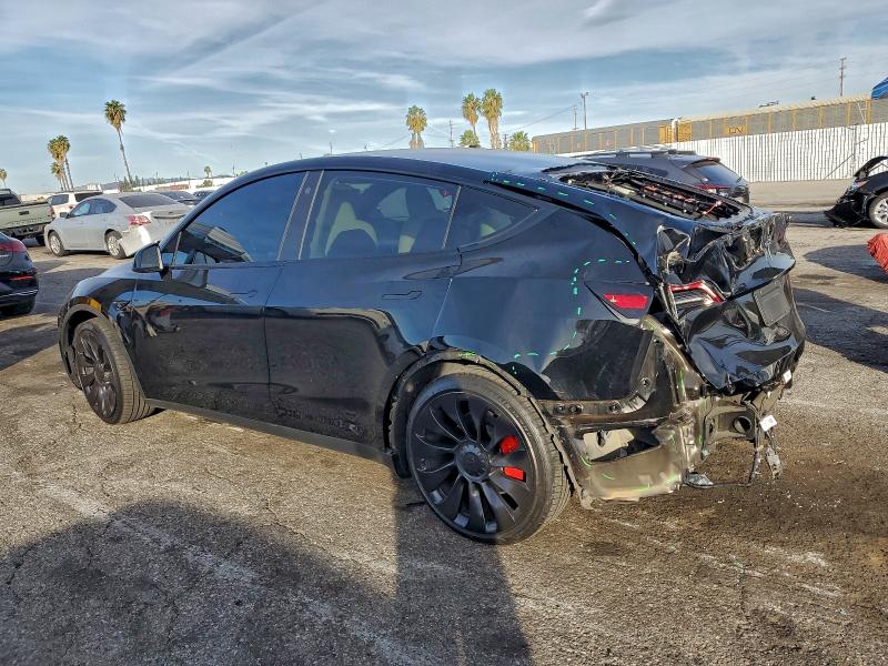 97204915 :رقم المزاد ، 7SAYGDEF0NF530581 vin ، 2022 Tesla Model Y مزاد بيع