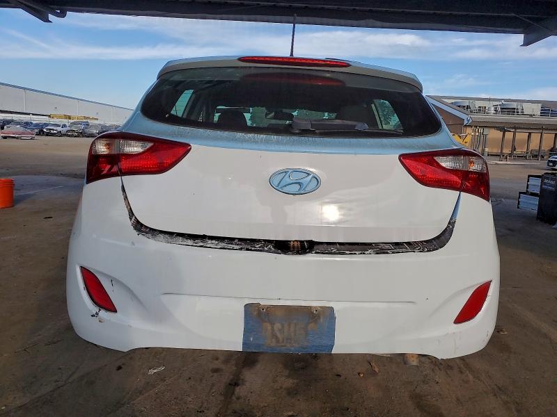 2017 Hyundai Elantra Gt მანქანა იყიდება აუქციონზე, vin: KMHD35LH7HU381529, აუქციონის ნომერი: 97357815