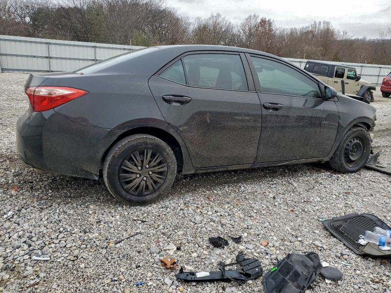 Продажа на аукционе авто 2018 Toyota Corolla, vin: 5YFBURHEXJP771610, номер лота: 94445235
